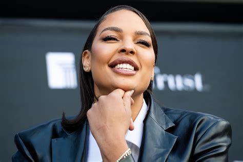 Liz Cambage in Bathing Suit Shared a Special Selfie